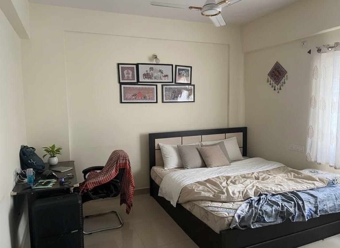 Modern bedroom after AI sketch-to-photo rendering by Renovaitor: Restyled Modern Bedroom